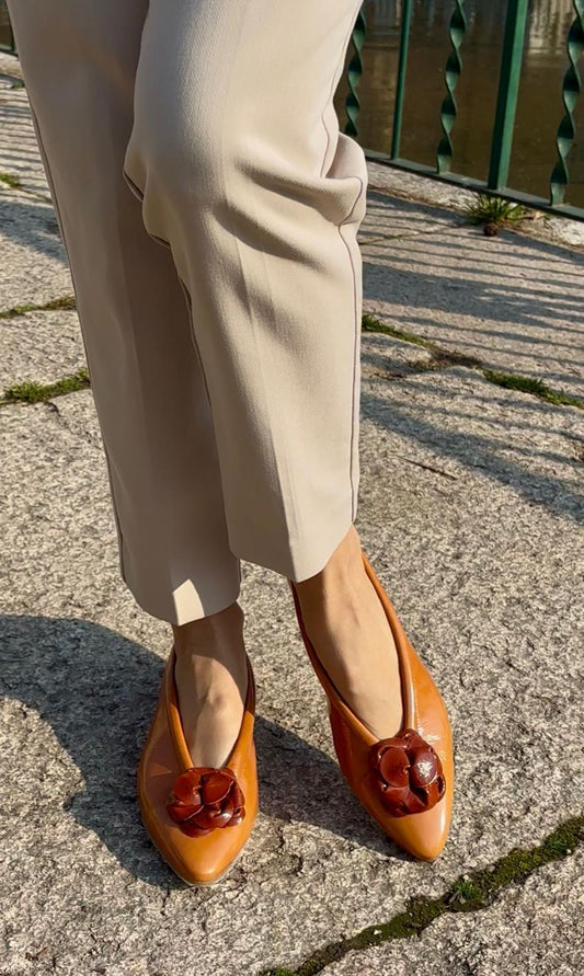 Figini - Ballerine flex con fiore in vernice cuoio - Figini Milano