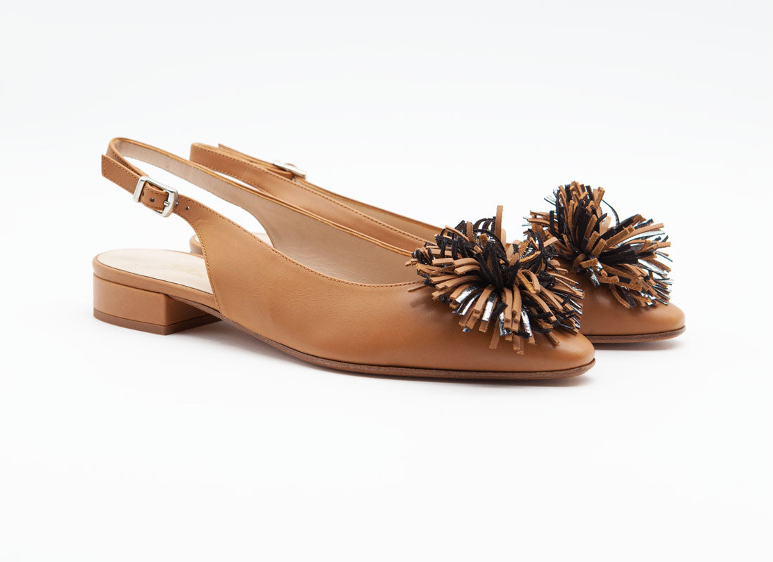 Figini - Décolleté Slingback in Vitello con fiore e tacco 2 cm Cuoio
