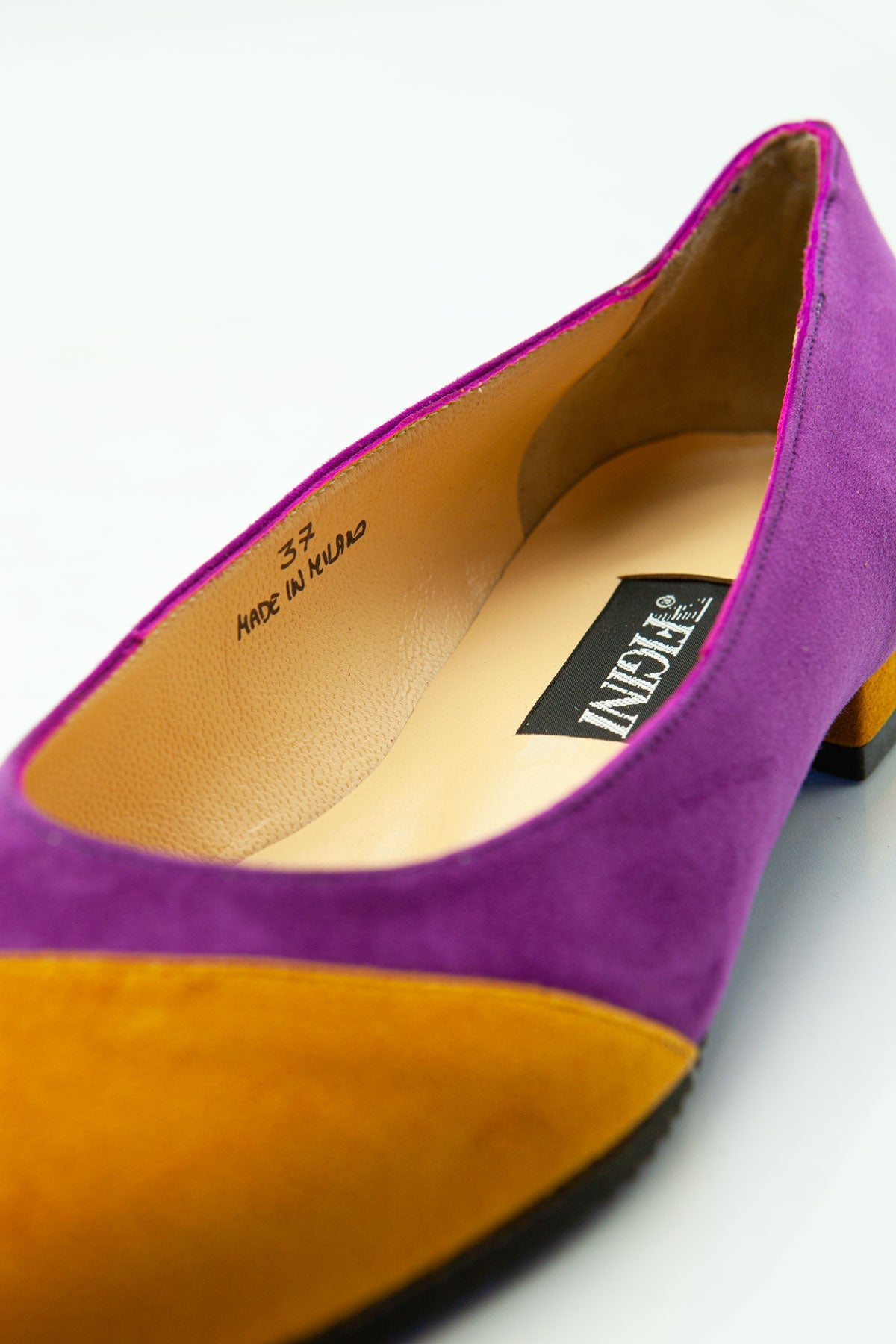 Figini - Décolleté asimmetriche con tacco di 2 cm in camoscio ciclamino - ocra - Figini Milano