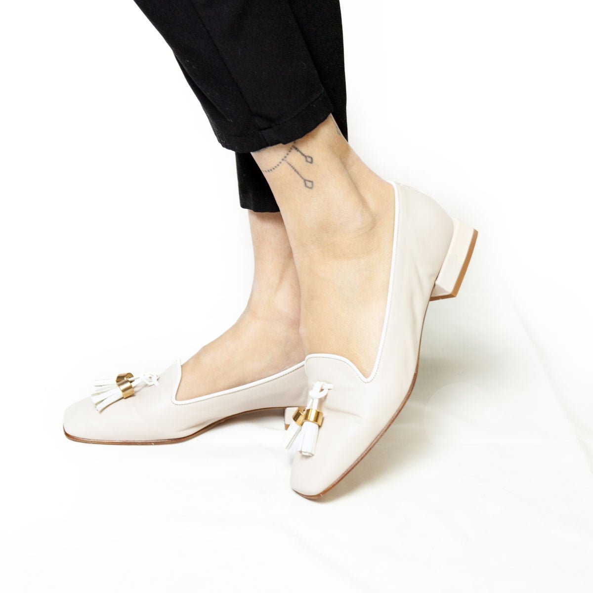 Figini - pantofola con fiocchetti e tacco 2 cm in nappa panna - Figini Milano