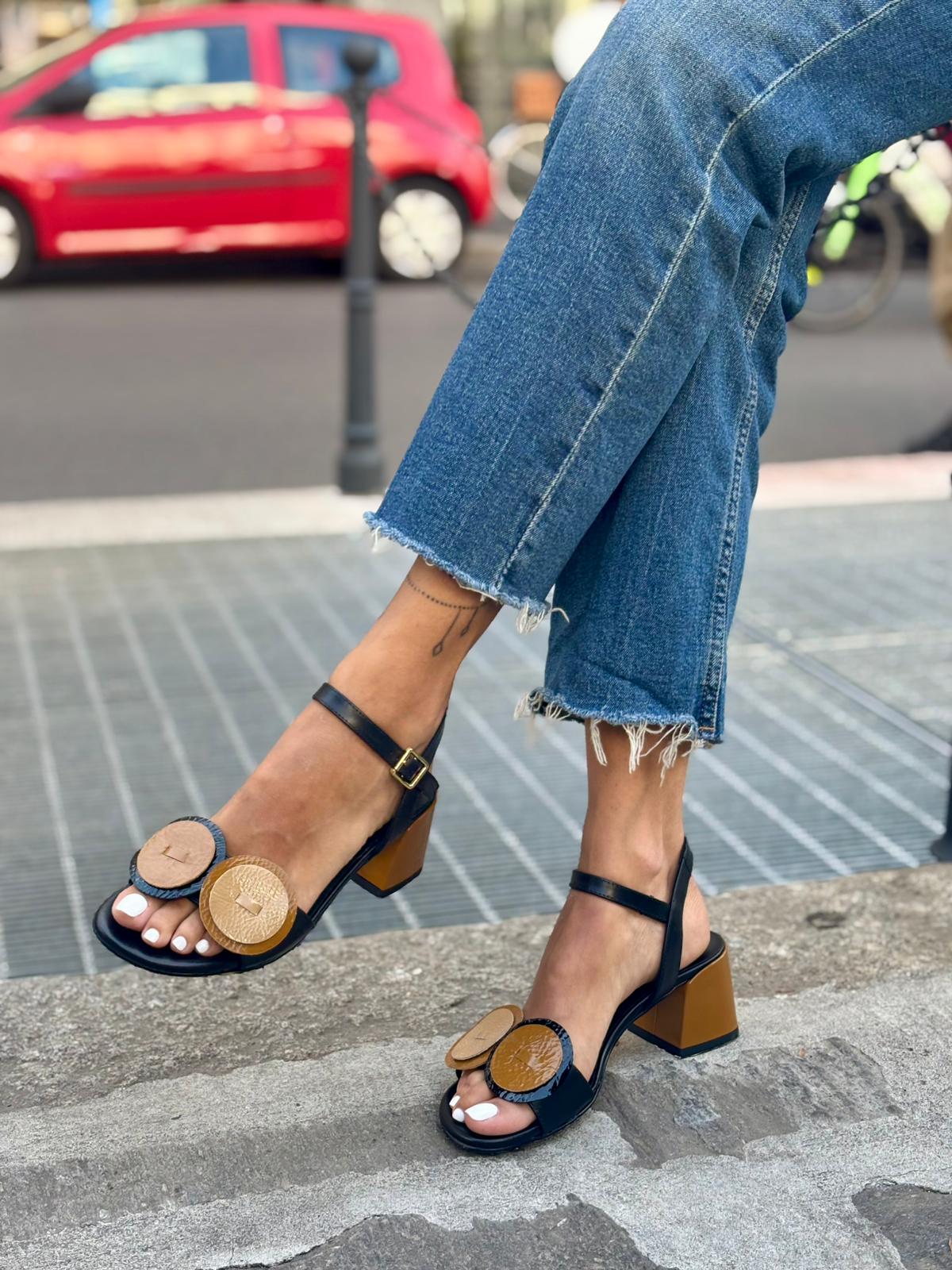 Figini - Sandali con applicazioni tonde tacco 5 cm in nappa nero - Figini Milano