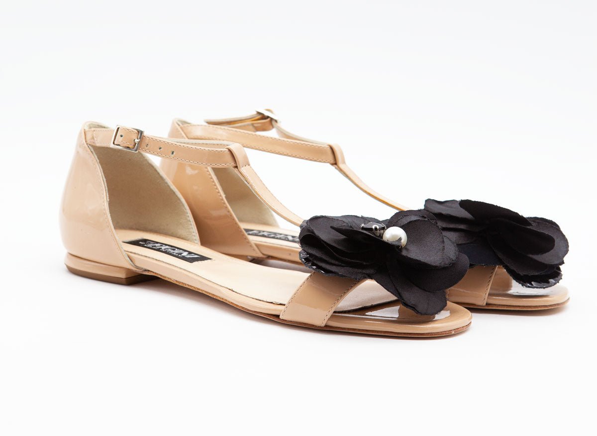 Figini - Sandalo minimal in vernice con fiore in raso Nude - Figini Milano
