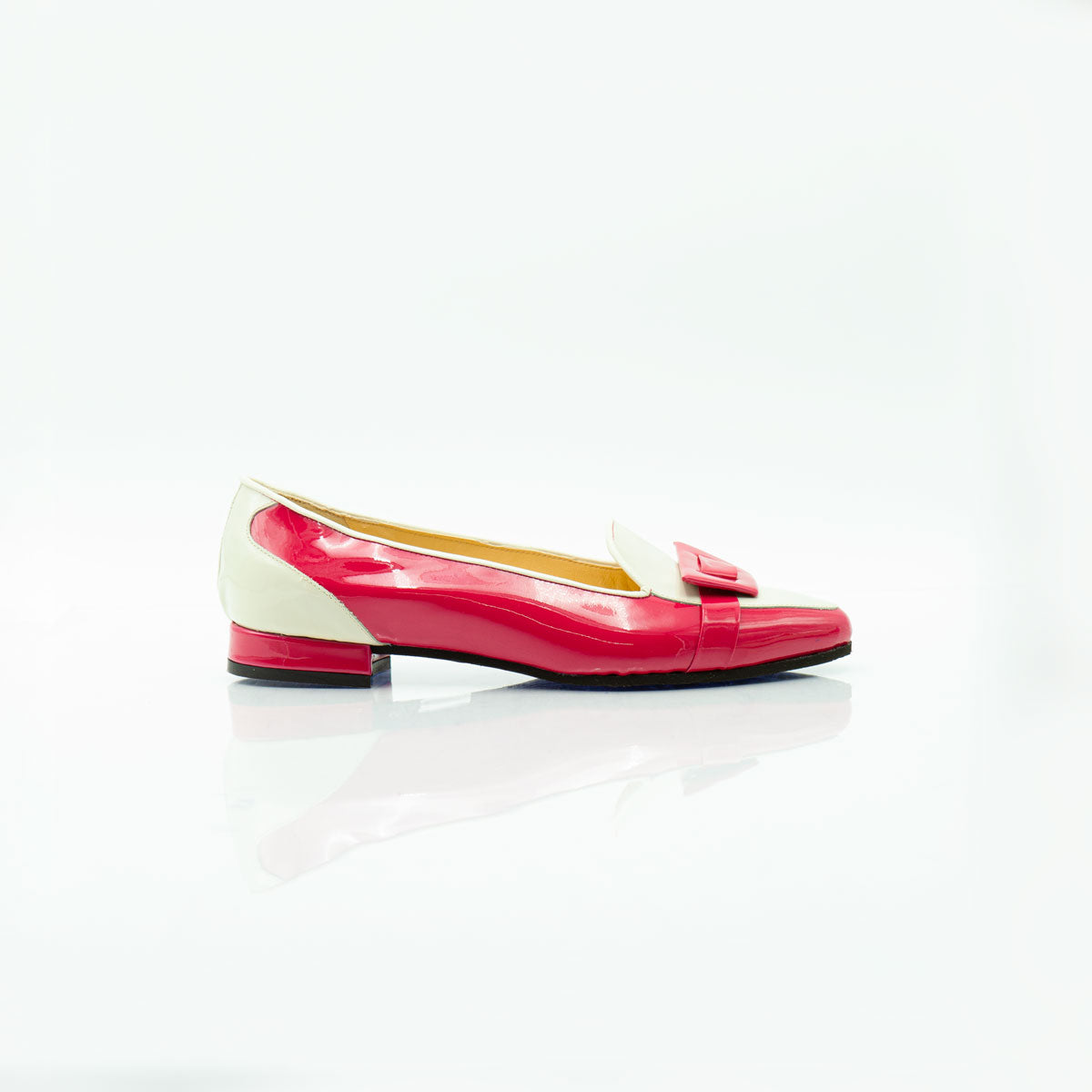 Figini - Asymmetrical loafers with buckle and 2 cm heel in beige strawberry patent leather