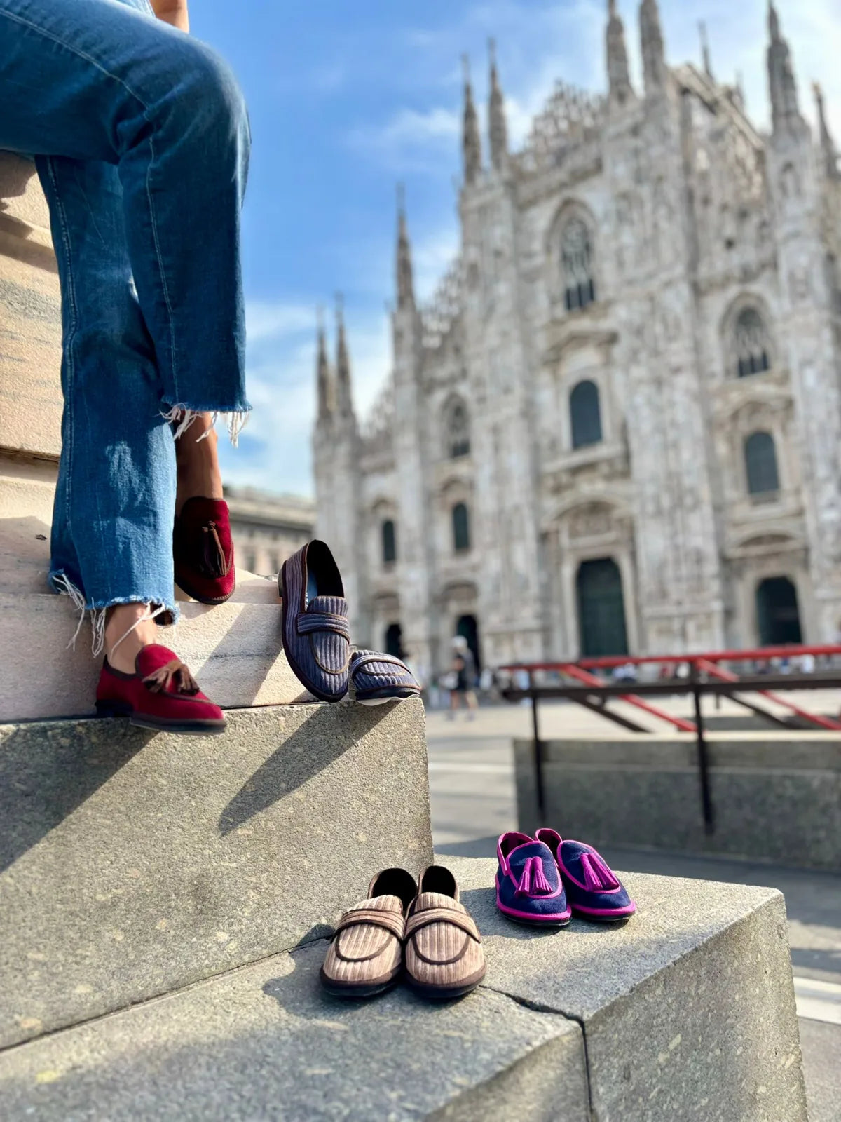 Calzature Figini indossate davanti al Duomo di Milano